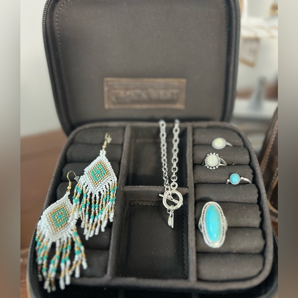 New Crazy Horse Leather & Cowhide Small Jewelry Box Rustic Gift😍 With Jewelry - Picture 3 of 11